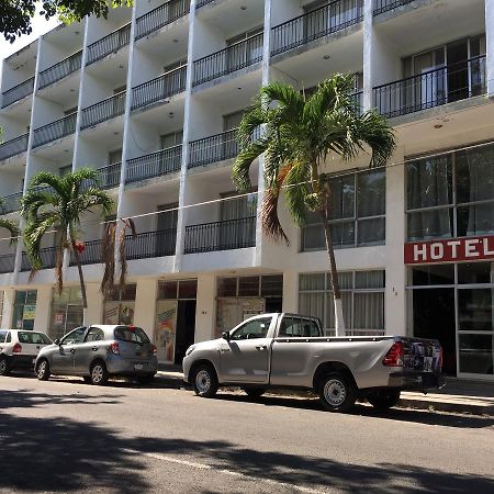 Hotel Flamingos Colima Buitenkant foto